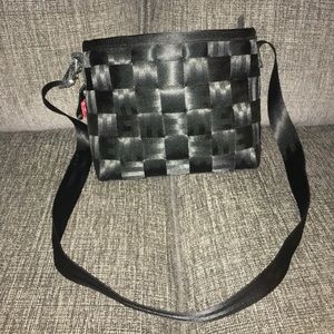Harvey’s seat belt bag
